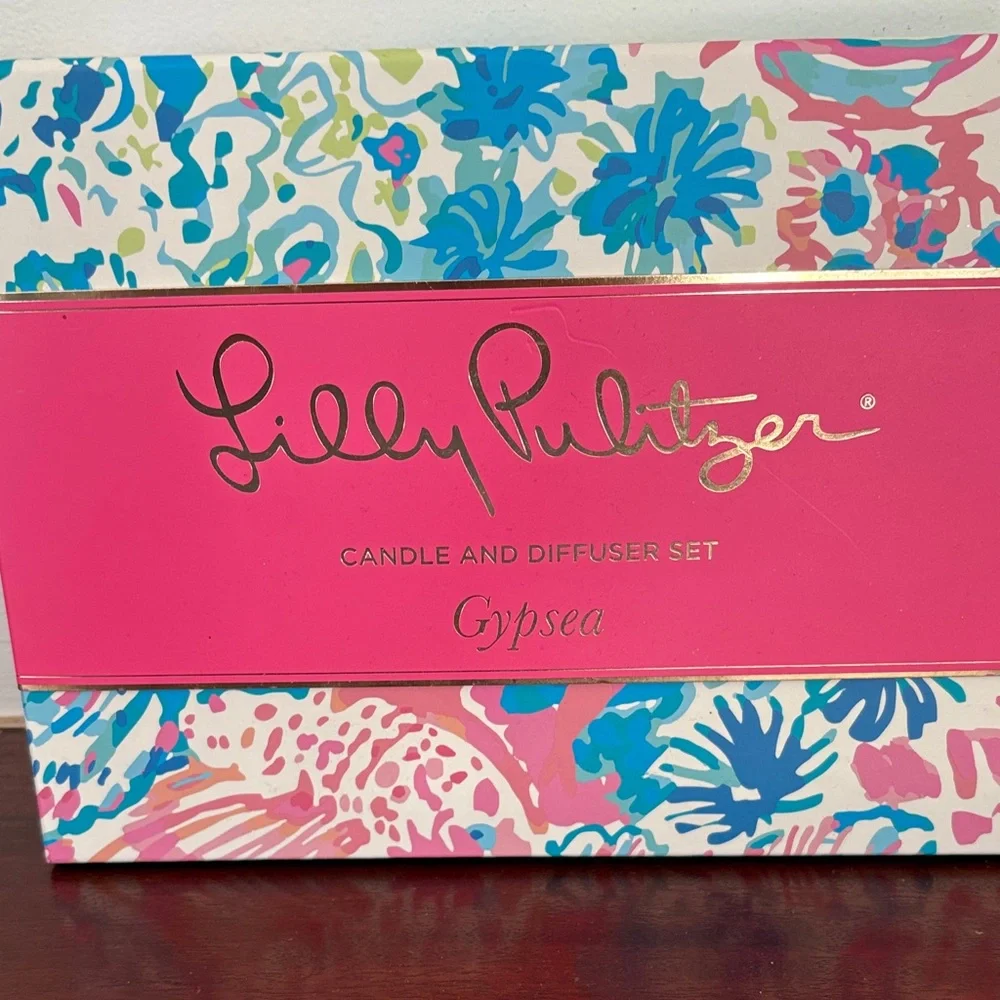 Lilly Pulitzer Candle and Diffuser Set in Gypsea.